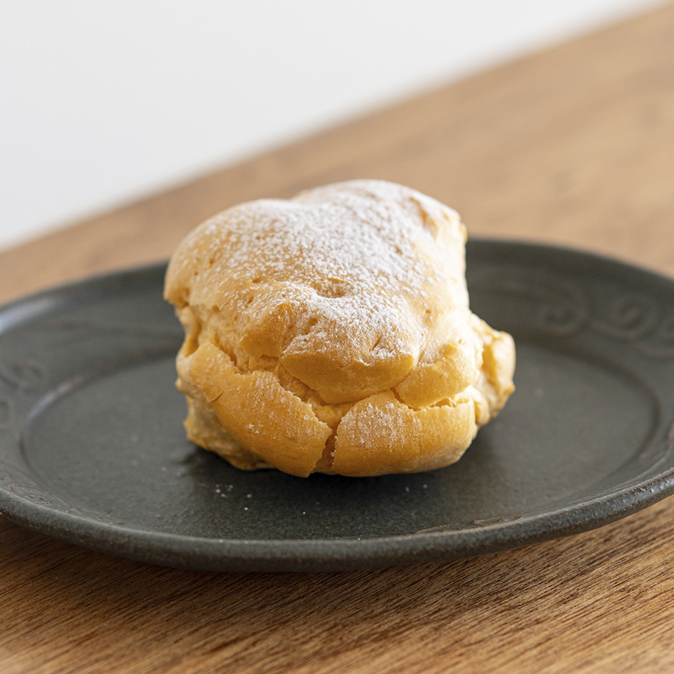 米粉シュークリーム（豆乳カスタード）